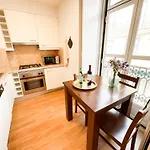 Stunning Luxury In Chiado 1br Lägenhet *
