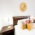 Stunning Luxury In Chiado 1br * Lisboa