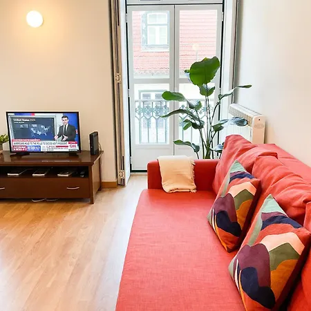 Stunning Luxury In Chiado 1br ליסבון