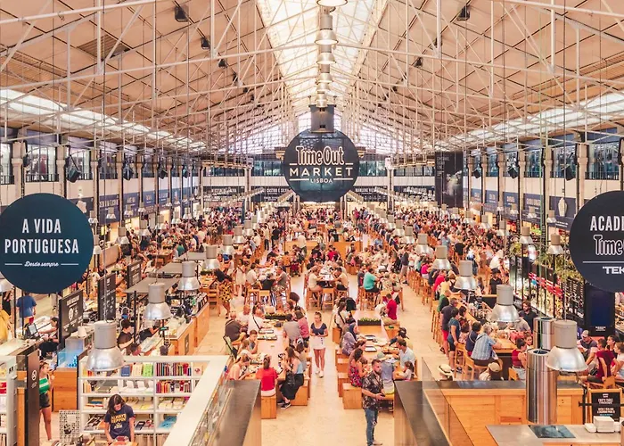 Stunning Luxury In Chiado 1br شقة Lisboa