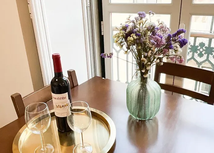 Stunning Luxury In Chiado 1br شقة Lisboa